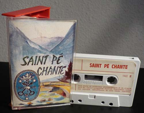 Vue général de la première cassette de Saint Pé Chante